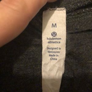 Lululemon workout crop top